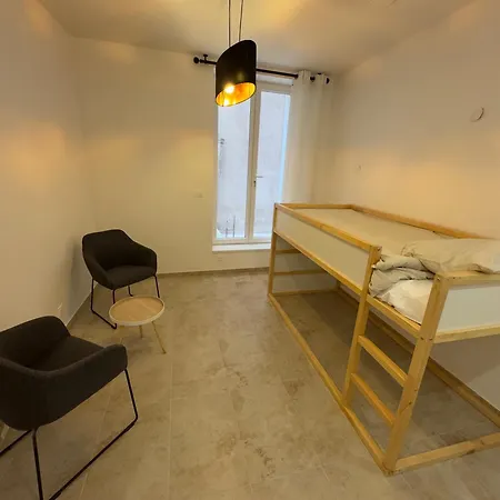 Aparthotel Esther *
